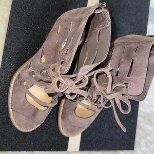 Vince Camuto open toe boots
Size 4M
Color brown